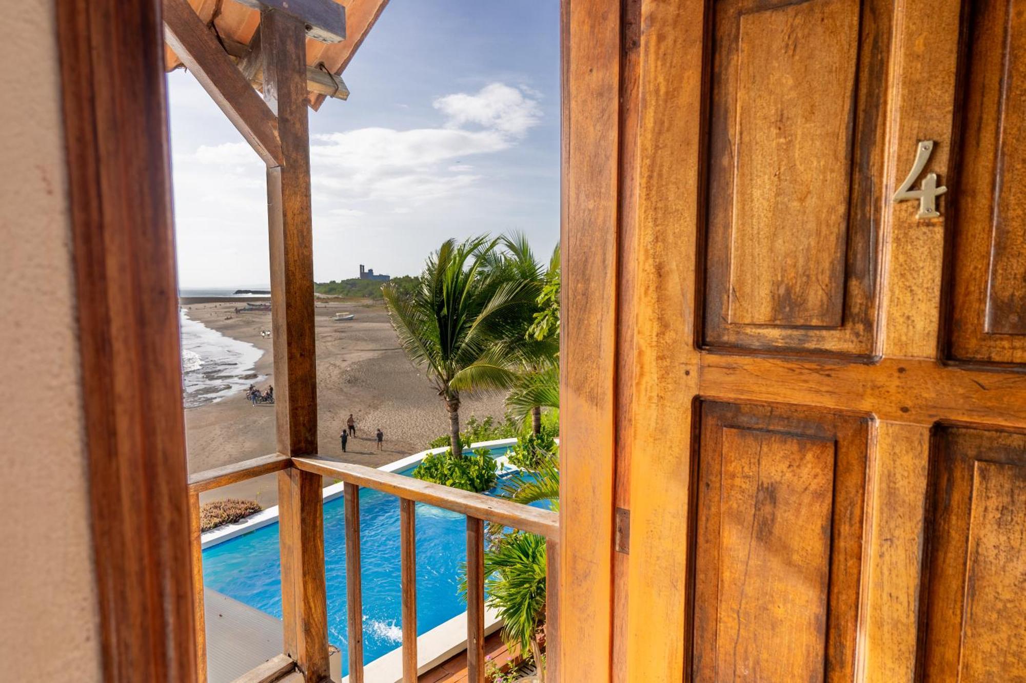Вилла Miramar Surfcamp Пуэрто-Сандино Экстерьер фото