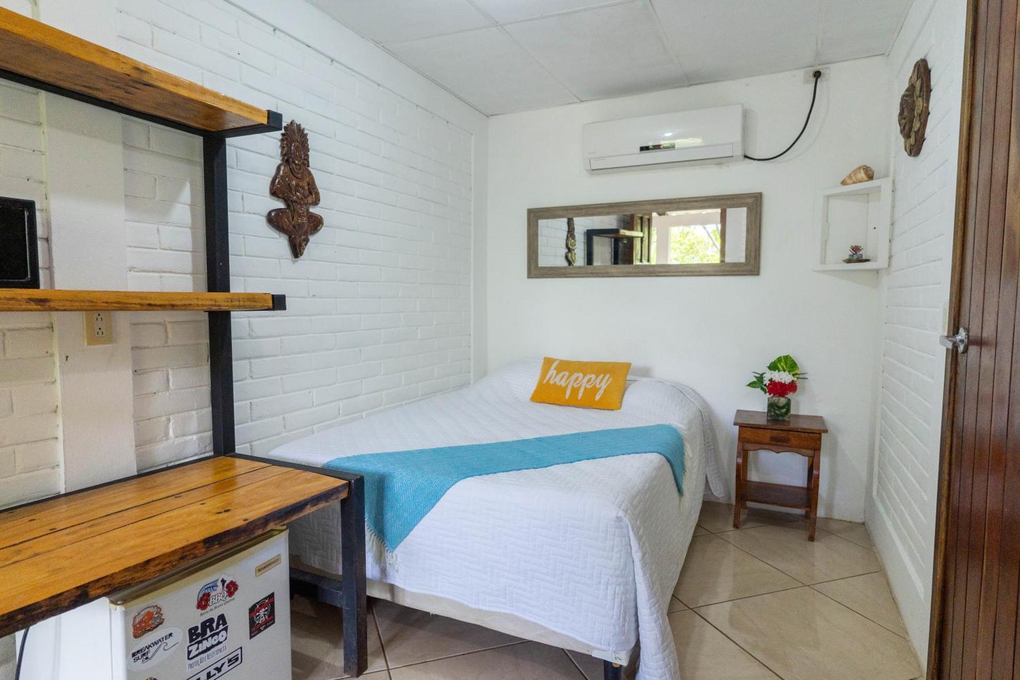 Вилла Miramar Surfcamp Пуэрто-Сандино Экстерьер фото